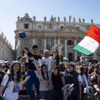 Papa Francesco e i giovani a San Pietro
